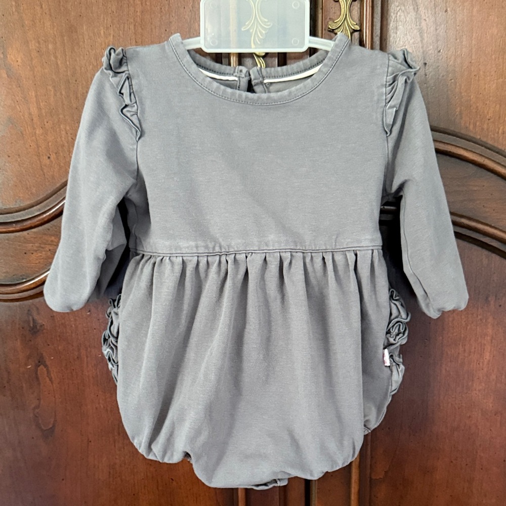 RuffleButts Gray Bubble Romper 6-12M Long Sleeve Ruffle Back Baby Girl